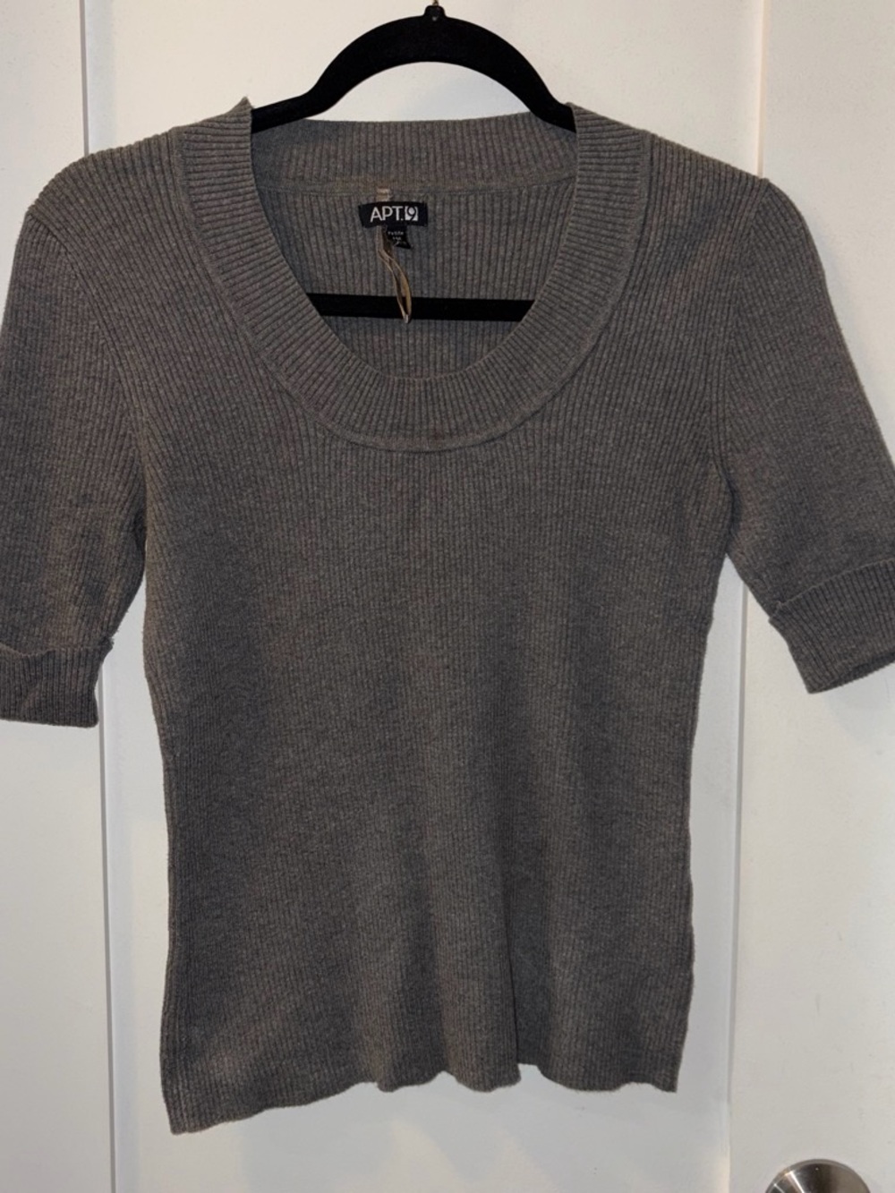 APT. 9 Charcoal Ribbed Knit Top
